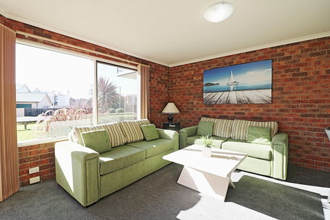 Pelican Waters - Gold Coast 4U 2