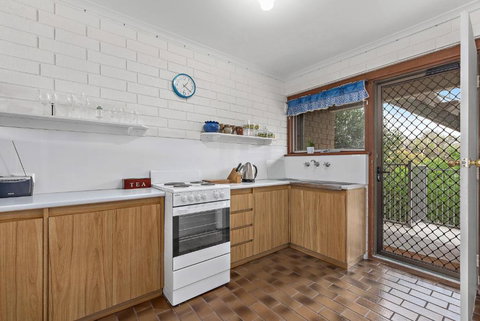 Sun & Surf Aldinga Beach Apartment - 1 Gold Coast 3