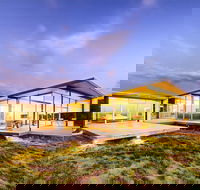 Cloudy Bay Beach House - Accommodation Gold Coast
