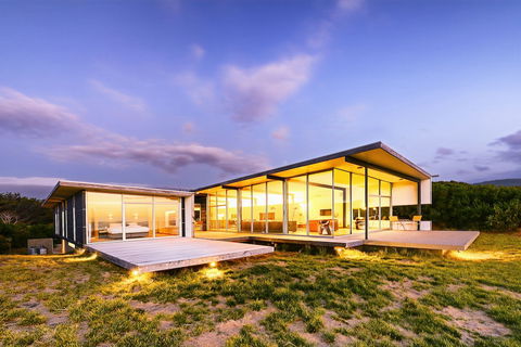 Cloudy Bay Beach House - Accommodation Gold Coast 0