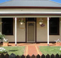 Bloomsbury Cottage - Gold Coast 4U