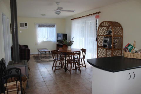 Dixiglen Farm - Accommodation Gold Coast 5
