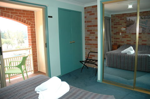 The Roseville Apartments - Gold Coast 4U 2