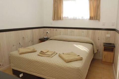 Longreach Tourist Park Caravan Park - Gold Coast 4U 5