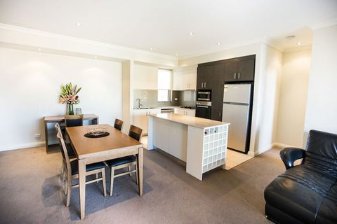 Zappeion Apartments - Accommodation Gold Coast 6