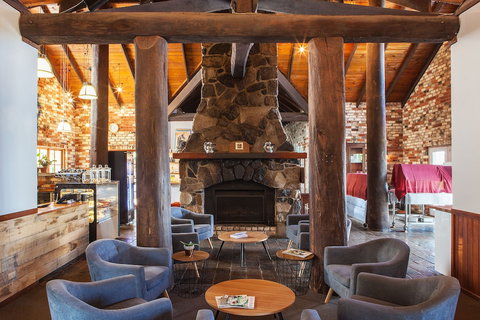 Lookout Mountain Retreat - 1 Gold Coast 2