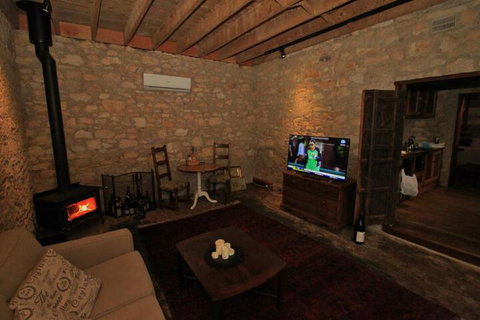 Duxton Coach House - Accommodation Gold Coast 1