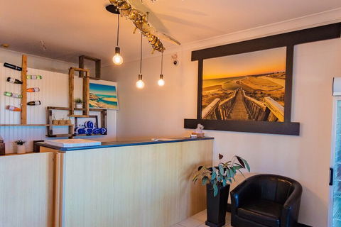 COAST Motel And Apartments - Accommodation Gold Coast 2
