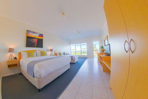 COAST Motel And Apartments - Accommodation Gold Coast 3