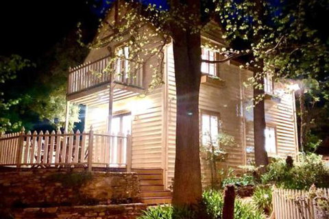 Aldgate Creek Cottage Bed & Breakfast - Accommodation Gold Coast 0
