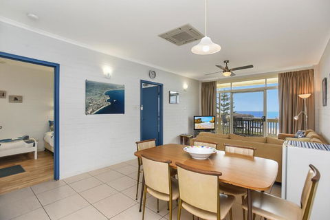 The Dolphins Beachfront Apartments - Accommodation Gold Coast 4