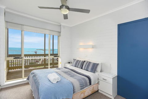 The Dolphins Beachfront Apartments - Accommodation Gold Coast 1