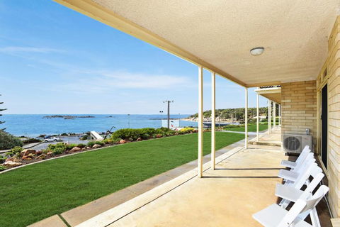 The Dolphins Beachfront Apartments - Accommodation Gold Coast 2