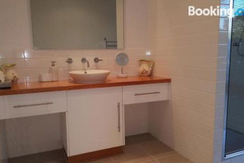 Mistover Valley Yallingup - Gold Coast 4U 1