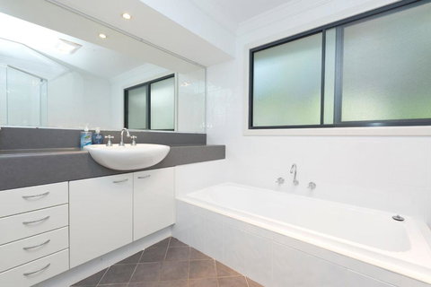 Brae Villa - 1 Gold Coast 4