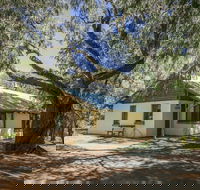 Wyadup Brook Cottages - Gold Coast 4U