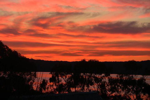 A Lakehouse Escape - Accommodation Gold Coast 5