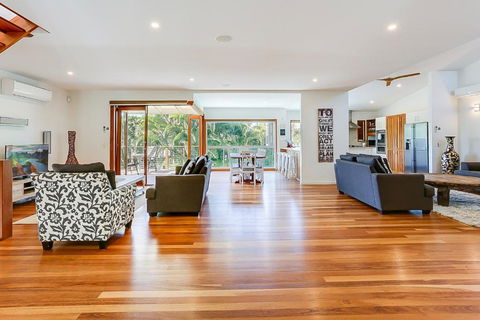 Coast Along - Accommodation Gold Coast 4