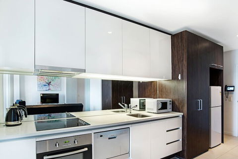 IFSuites (IFSTAYS) Upper West Side Apartment - Accommodation Gold Coast 6