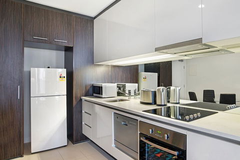 IFSuites (IFSTAYS) Upper West Side Apartment - Accommodation Gold Coast 5