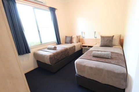 Lakeview Apartments - Gold Coast 4U 0