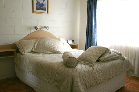 Lake Edge Holiday Units - 1 Gold Coast 5