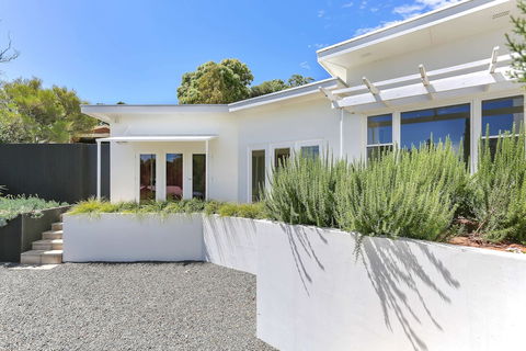 Barossa White House - Gold Coast 4U 0