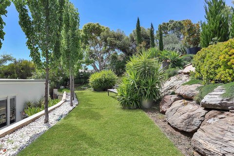 Barossa White House - Gold Coast 4U 2