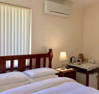 The Royal Dolphin BB in Safety Bay - Accommodation Gold Coast