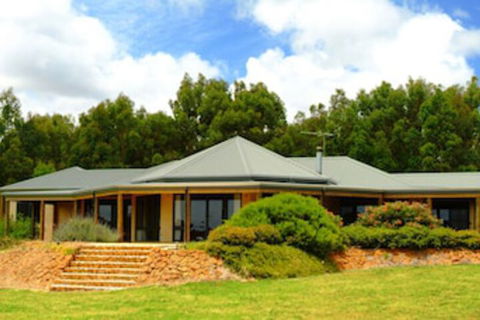 Rural Hideaway - Accommodation Gold Coast 0