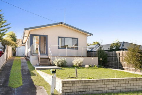 The Bud House - 1 Gold Coast 2