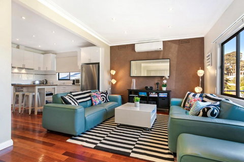 The Bud House - 1 Gold Coast 5