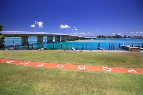 Cape View Manor Bed & Breakfast - 1 Gold Coast 3