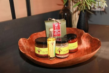 Olio Bello Lakeside Glamping - Accommodation Gold Coast 6