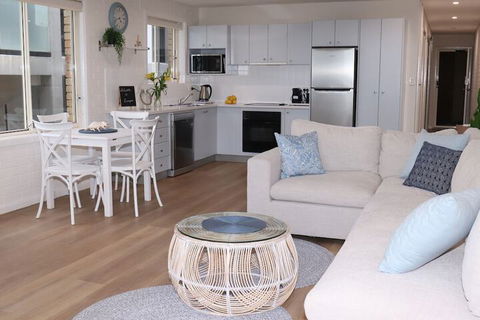 Waterviews On Marine Parade 3 / 32 - Gold Coast 4U 6