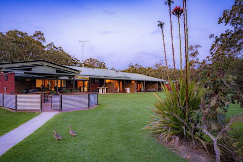 Waterfall Springs Retreat And Wildlife Sanctuary - Gold Coast 4U 4