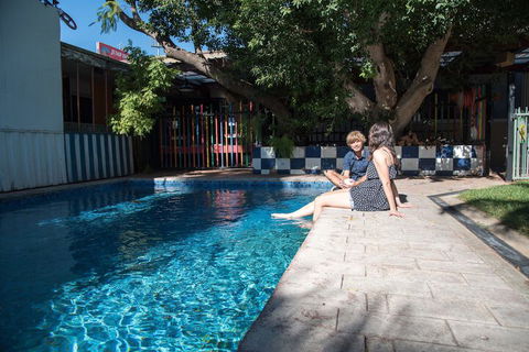 Jump Inn Alice Budget Accommodation - 1 Gold Coast 3