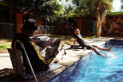 Jump Inn Alice Budget Accommodation - 1 Gold Coast 4