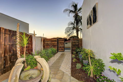 ZEN Beach Retreat - Accommodation Gold Coast 0