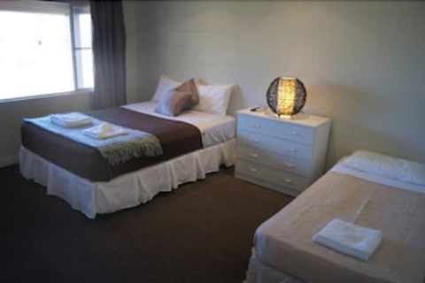Forrest Beach Hotel - Gold Coast 4U 4