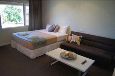 Forrest Beach Hotel - Gold Coast 4U 3