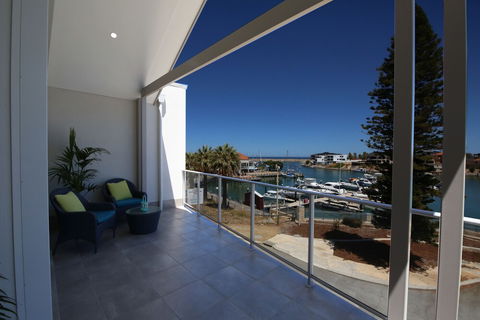 Marina Views At Mindarie Marina - Gold Coast 4U 4