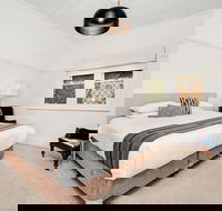 Newcastle Executive Homes - Cooks Hill Cottage - Accommodation Gold Coast