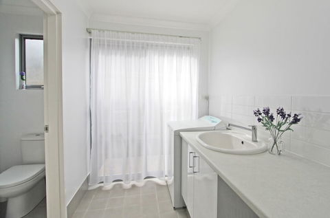 Mayfair - Accommodation Gold Coast 5