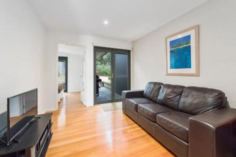 Inn Off The Reef - Accommodation Gold Coast 0