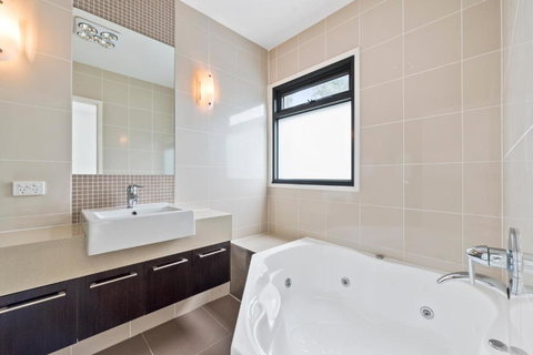 Inn Off The Reef - Accommodation Gold Coast 5