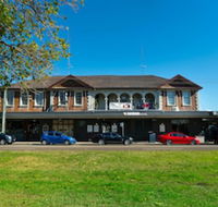 Swansea Hotel - Gold Coast 4U