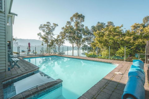 The Anchorage Waterfront Apartment - Accommodation Gold Coast 3