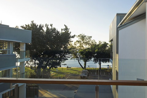 Maggies Beachfront Apt. 13 - Accommodation Gold Coast 0