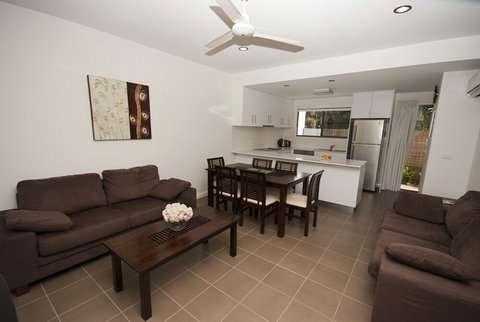 Woodville Beach Townhouse 5 - Accommodation Gold Coast 4